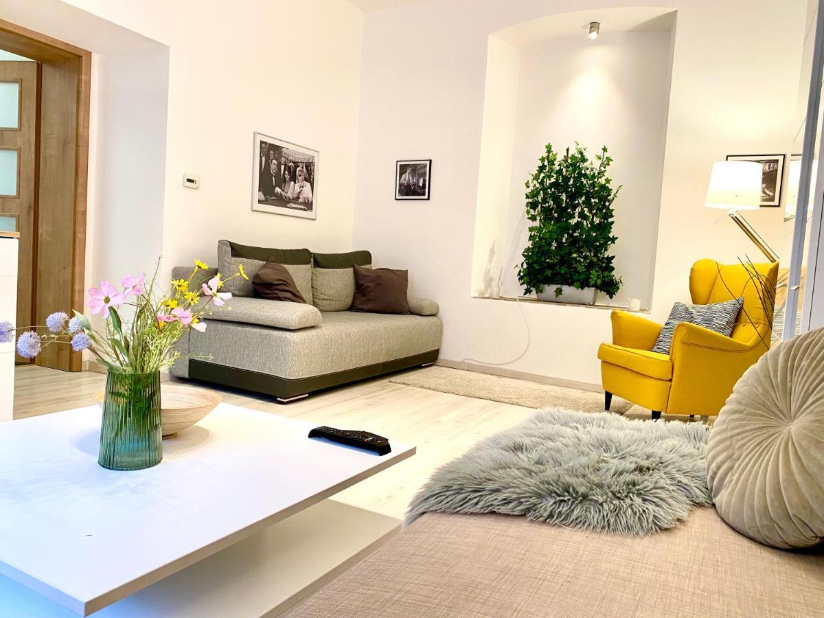 James Bond Apartment Top Location Air Conditioned 브라티슬라바 외부 사진