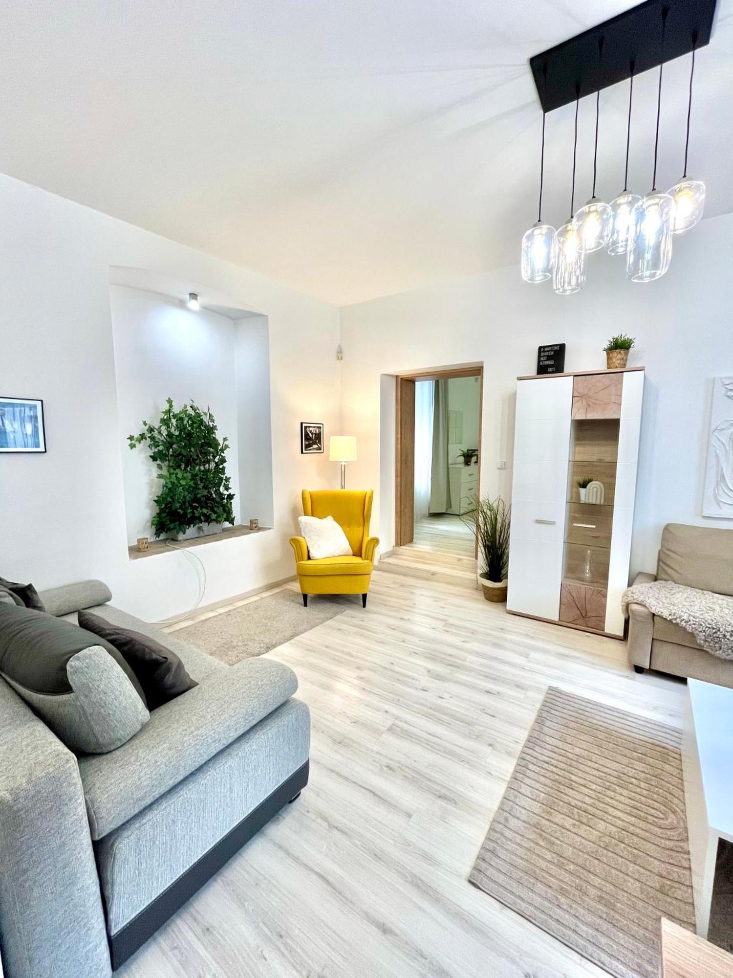 James Bond Apartment Top Location Air Conditioned 브라티슬라바 외부 사진