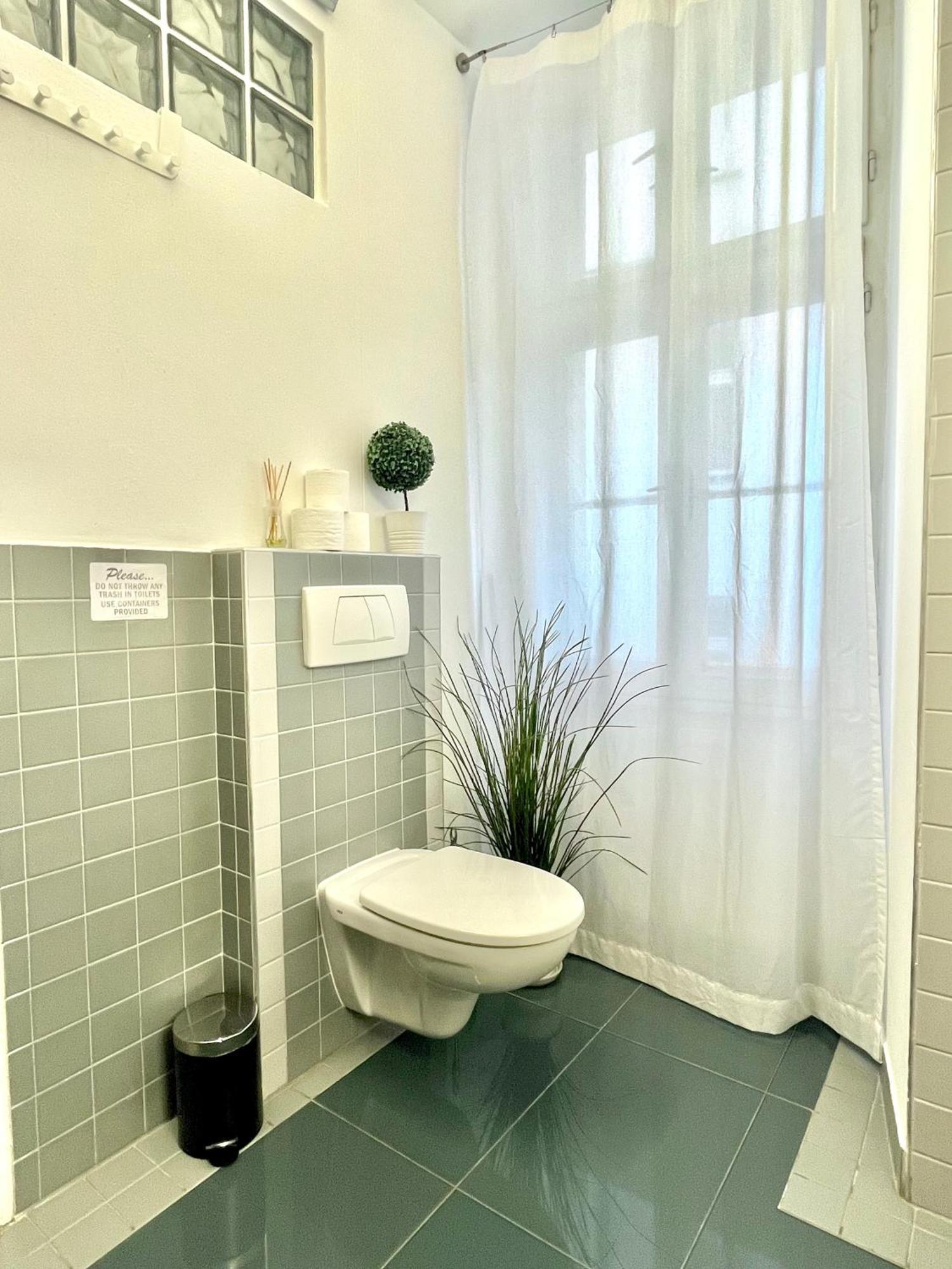 James Bond Apartment Top Location Air Conditioned 브라티슬라바 외부 사진