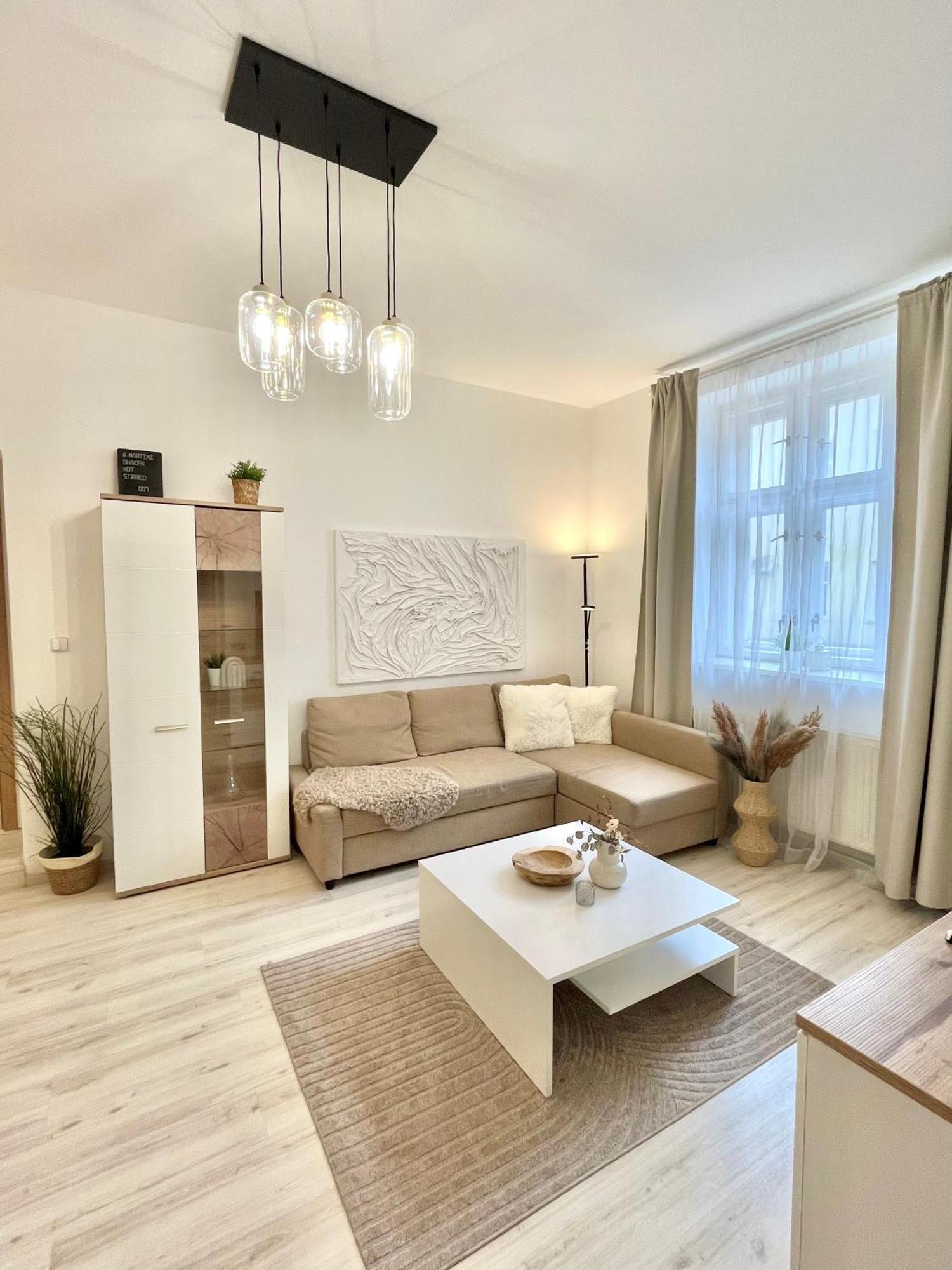 James Bond Apartment Top Location Air Conditioned 브라티슬라바 외부 사진