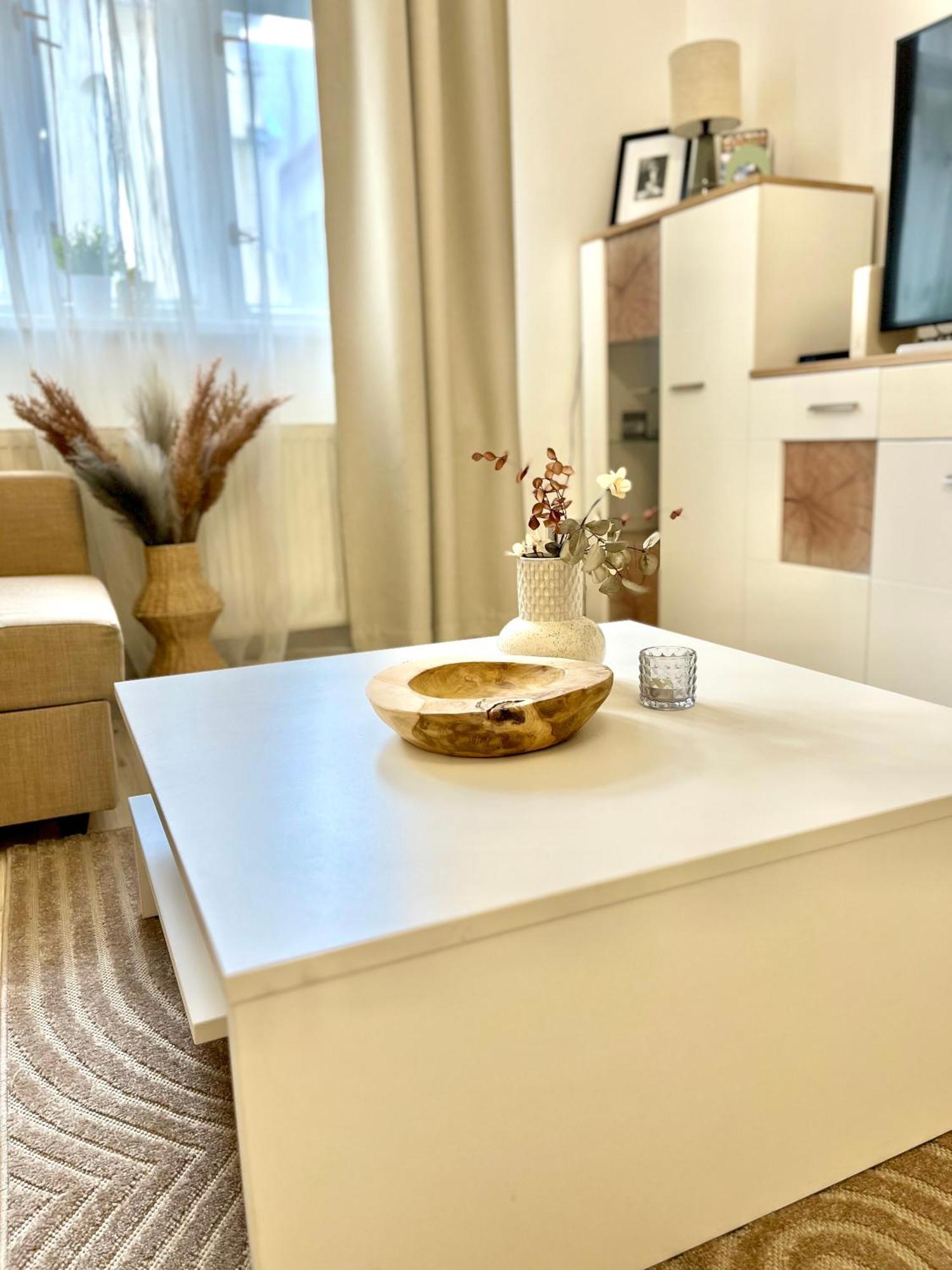 James Bond Apartment Top Location Air Conditioned 브라티슬라바 외부 사진