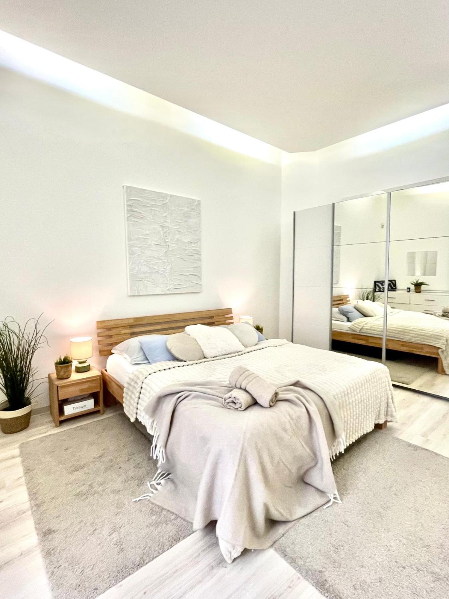 James Bond Apartment Top Location Air Conditioned 브라티슬라바 외부 사진