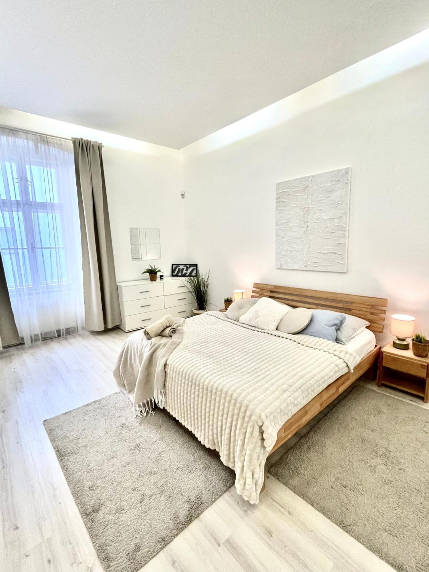 James Bond Apartment Top Location Air Conditioned 브라티슬라바 외부 사진