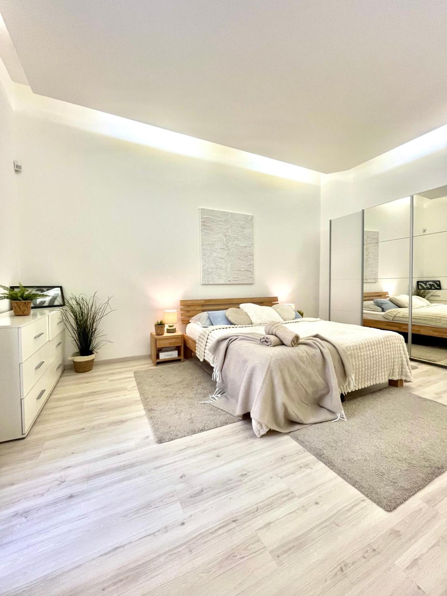 James Bond Apartment Top Location Air Conditioned 브라티슬라바 외부 사진